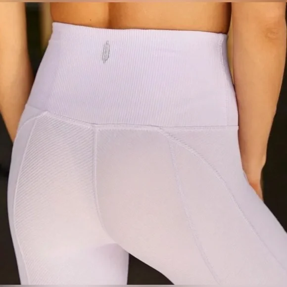 Free People FP Movement Ruffle Me Up 7/8 Length Yoga Pants NWOT - Picture 4 of 5